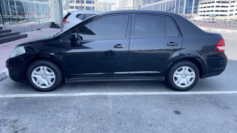 2012 Nissan Tiida thumbnail 2