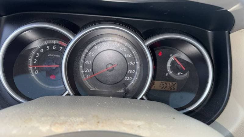 2012 Nissan Tiida thumbnail 5