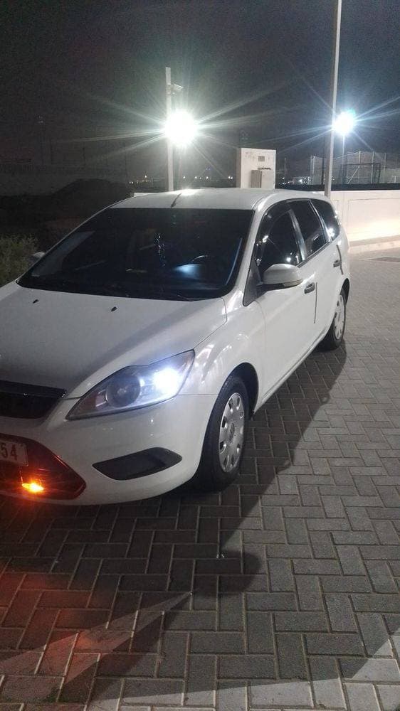 2010 Ford Focus thumbnail 3