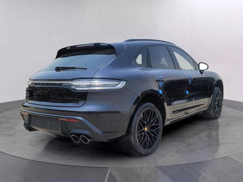 2024 Porsche Macan thumbnail 4