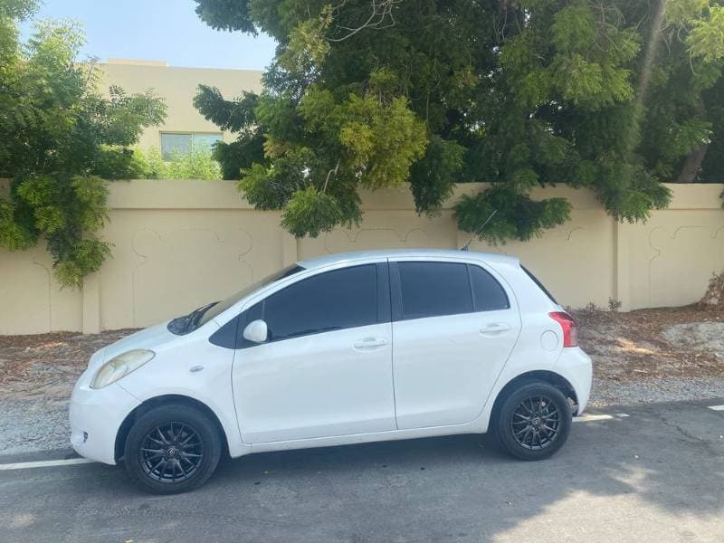 2008 Toyota Yaris thumbnail 2
