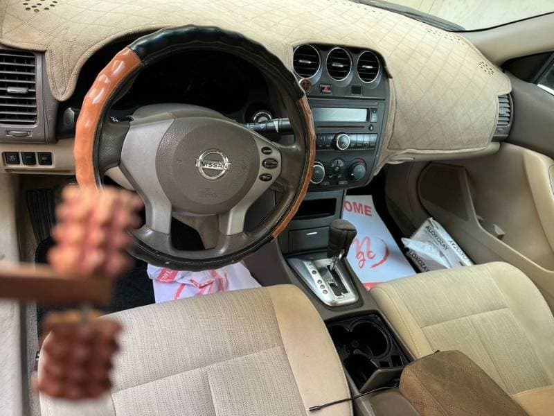 2012 Nissan Altima thumbnail 3