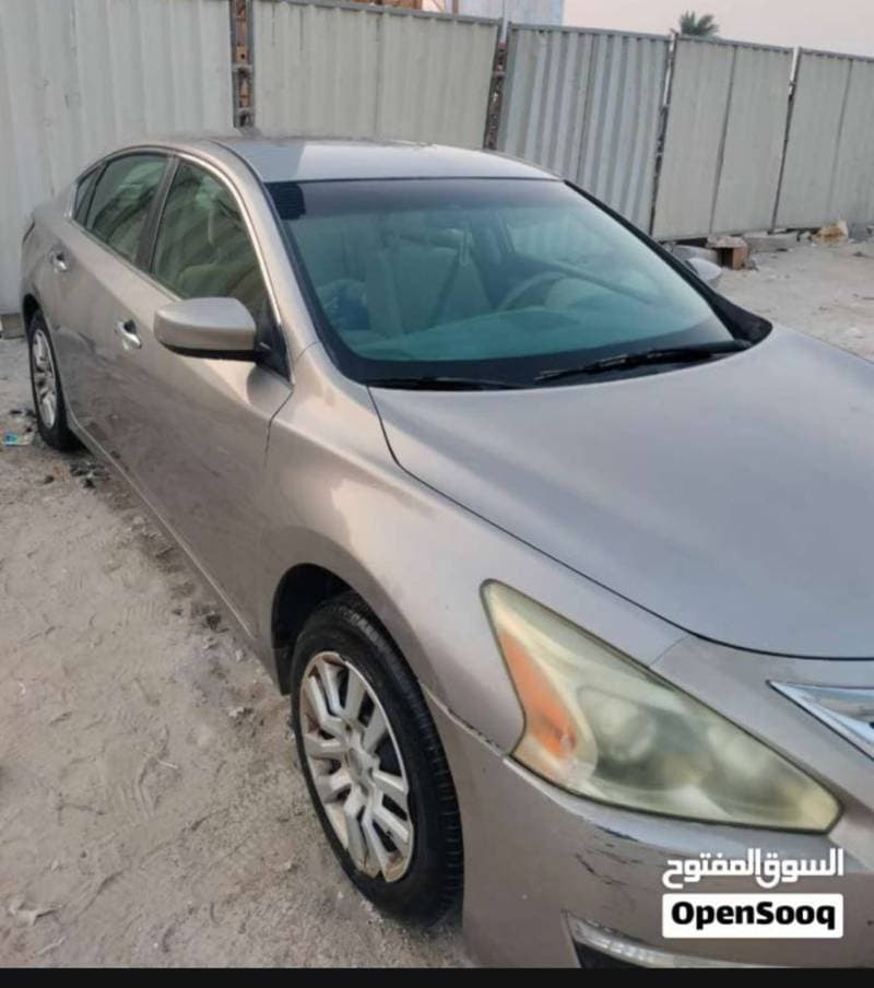 2015 Nissan Altima thumbnail 2