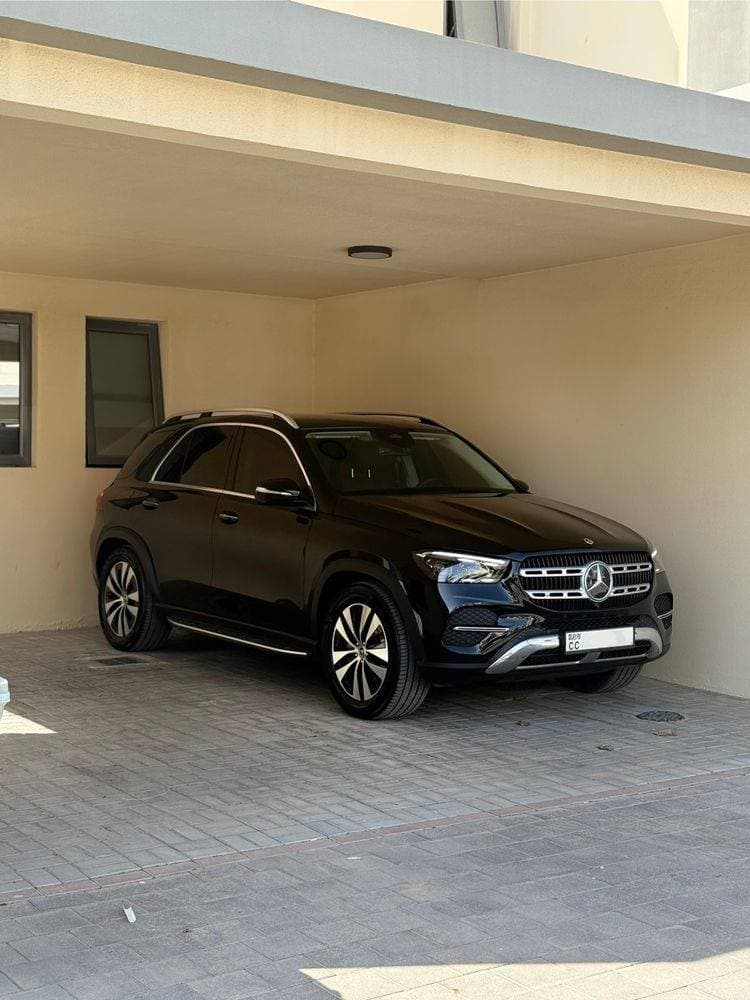 2025 Mercedes-Benz GLE-Class thumbnail 3