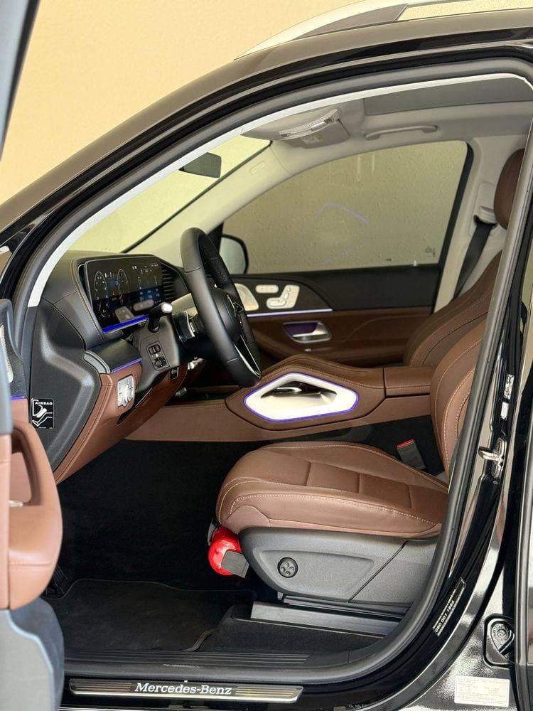 2025 Mercedes-Benz GLE-Class thumbnail 6