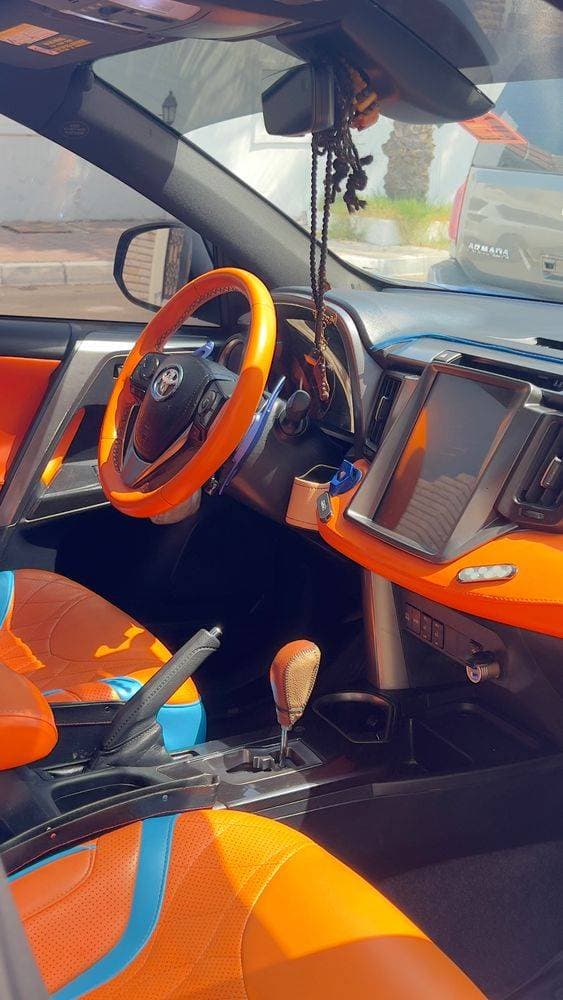 2018 Toyota Rav4 thumbnail 3