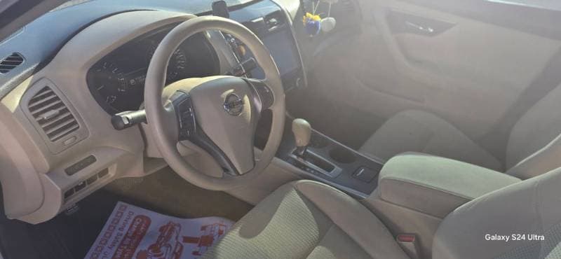 2016 Nissan Altima thumbnail 3