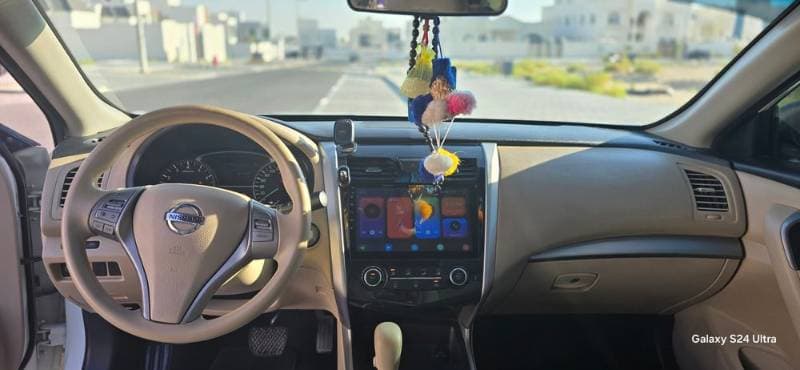2016 Nissan Altima thumbnail 2