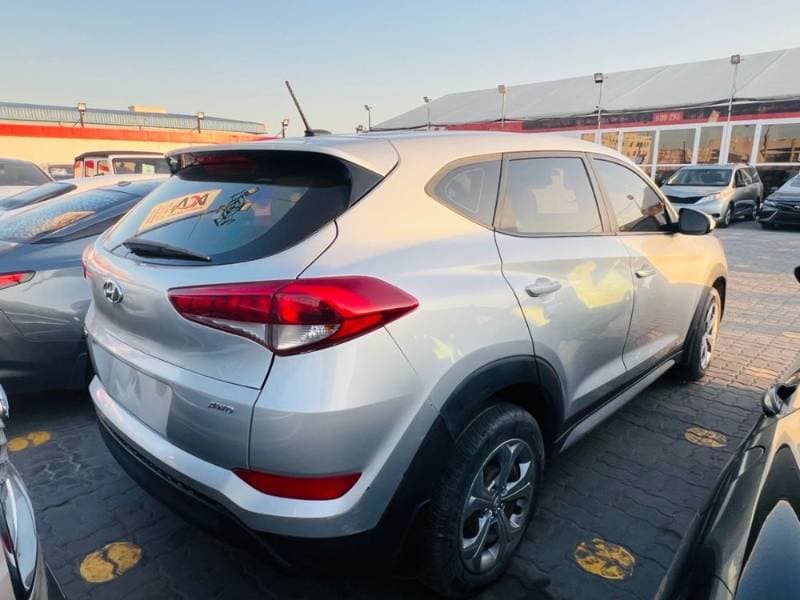 2017 Hyundai Tucson thumbnail 2