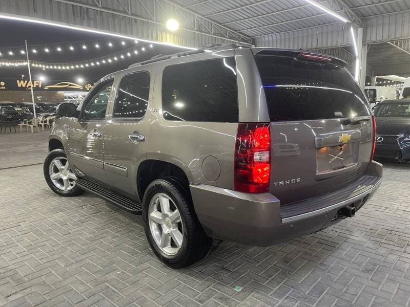 2014 Chevrolet Tahoe thumbnail 2
