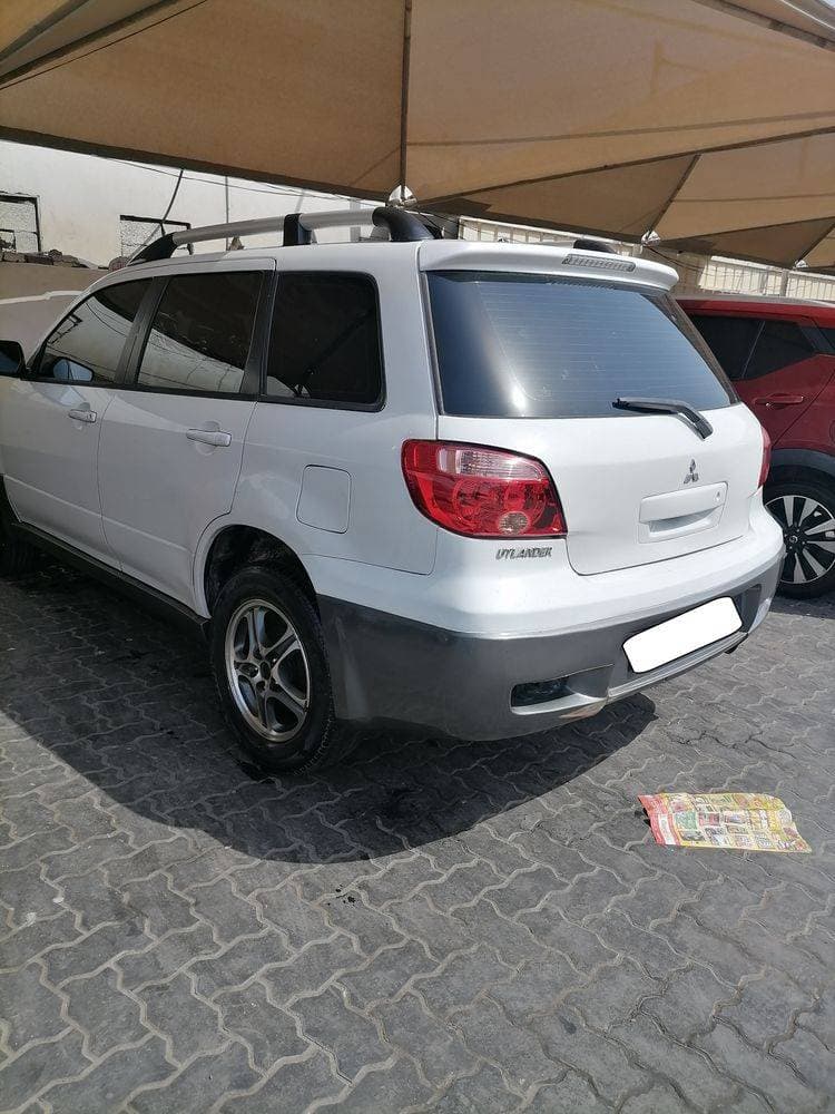 2007 Mitsubishi Outlander thumbnail 2