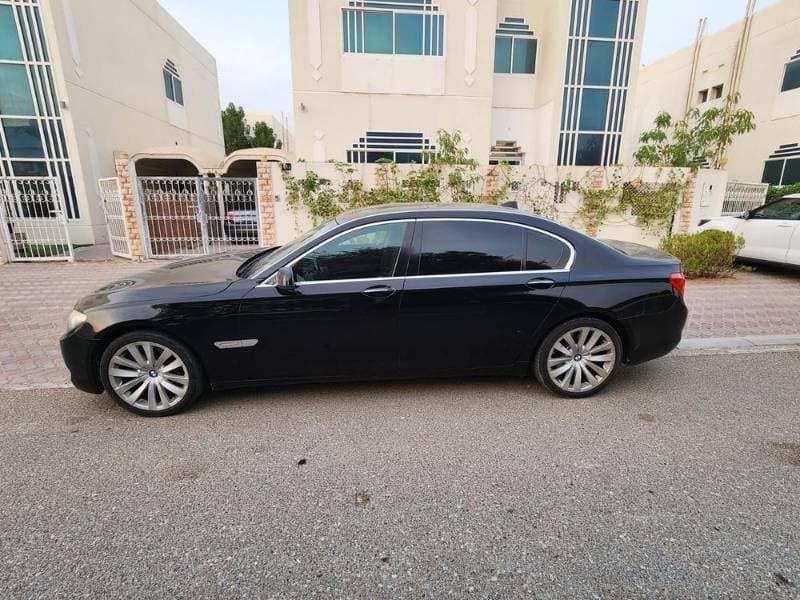 2011 BMW 7 Series thumbnail 2
