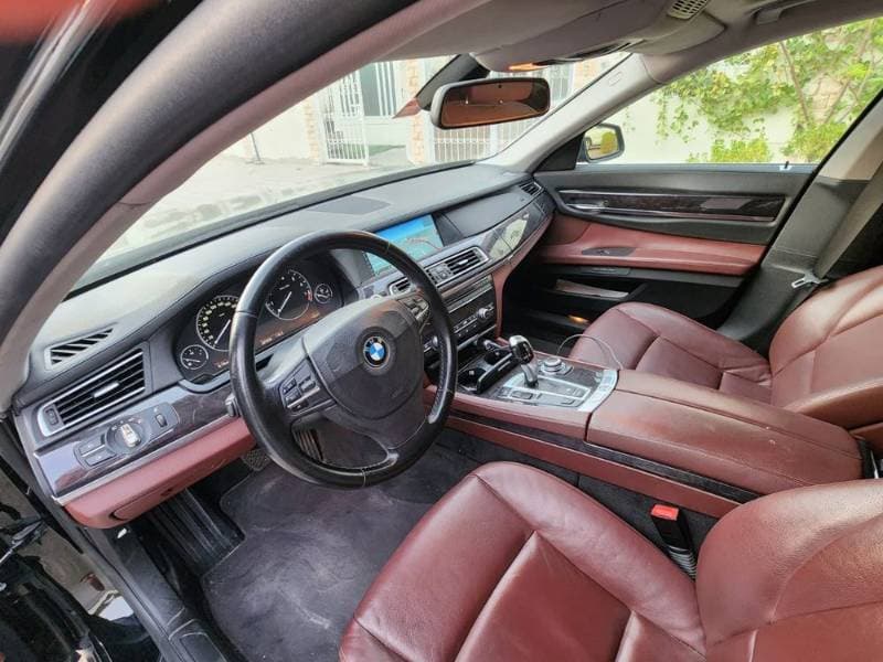 2011 BMW 7 Series thumbnail 3