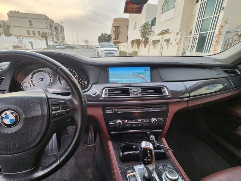 2011 BMW 7 Series thumbnail 5