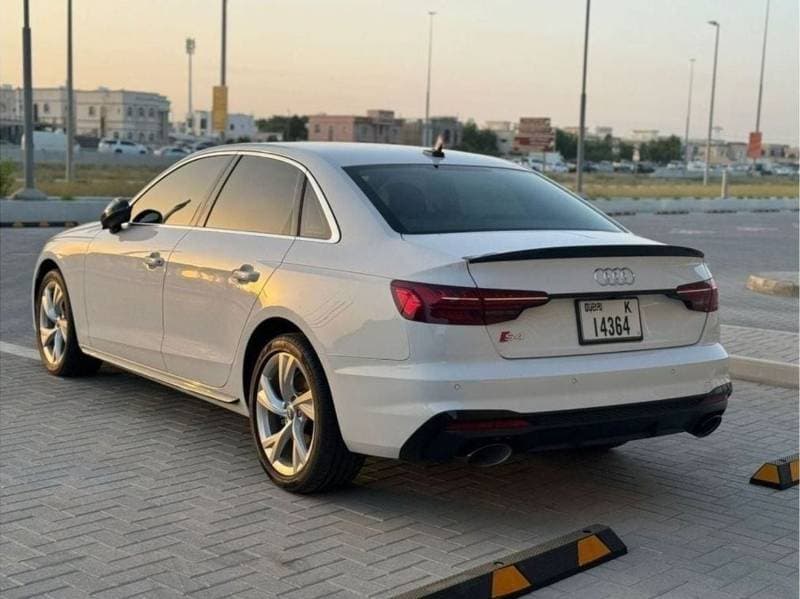 2021 Audi A4 40 TFSI S LINE thumbnail 4