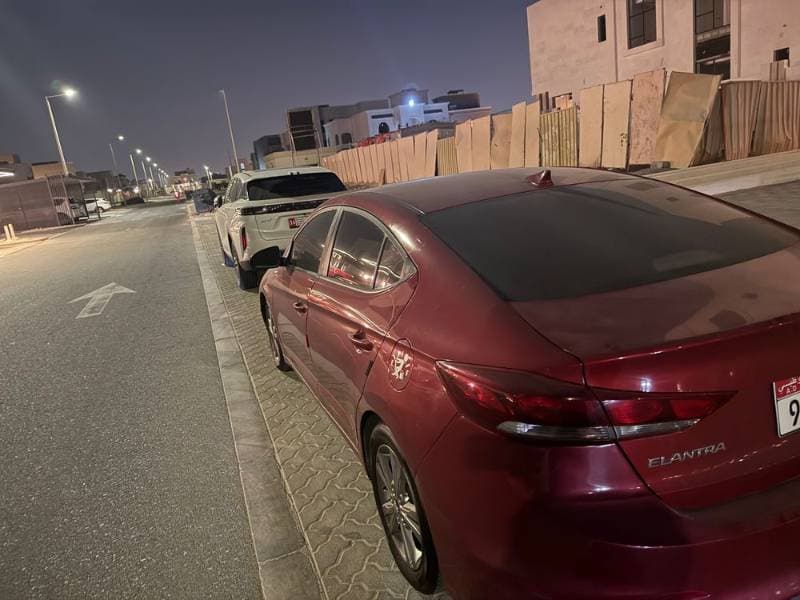 2017 Hyundai Elantra thumbnail 3