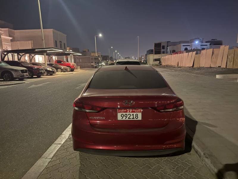 2017 Hyundai Elantra thumbnail 4