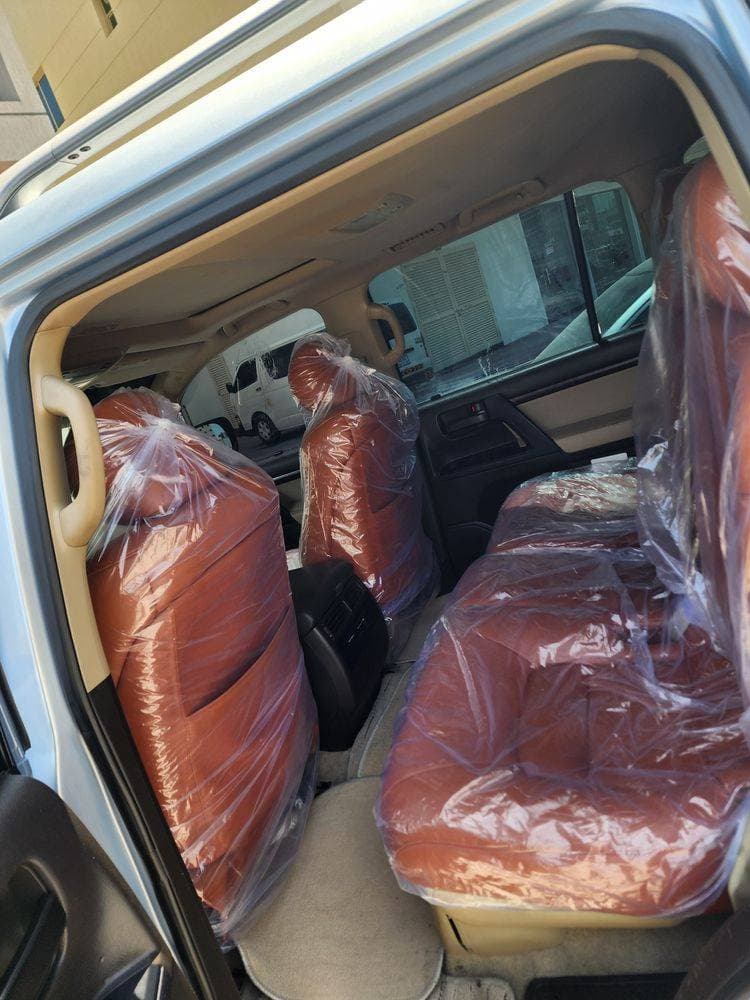 2011 Toyota Land Cruiser thumbnail 5