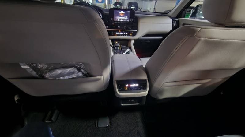 2024 Nissan Pathfinder thumbnail 5