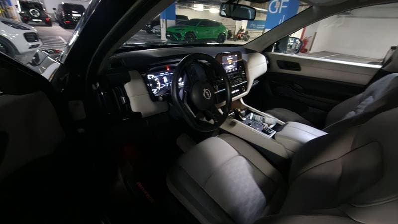 2024 Nissan Pathfinder thumbnail 4