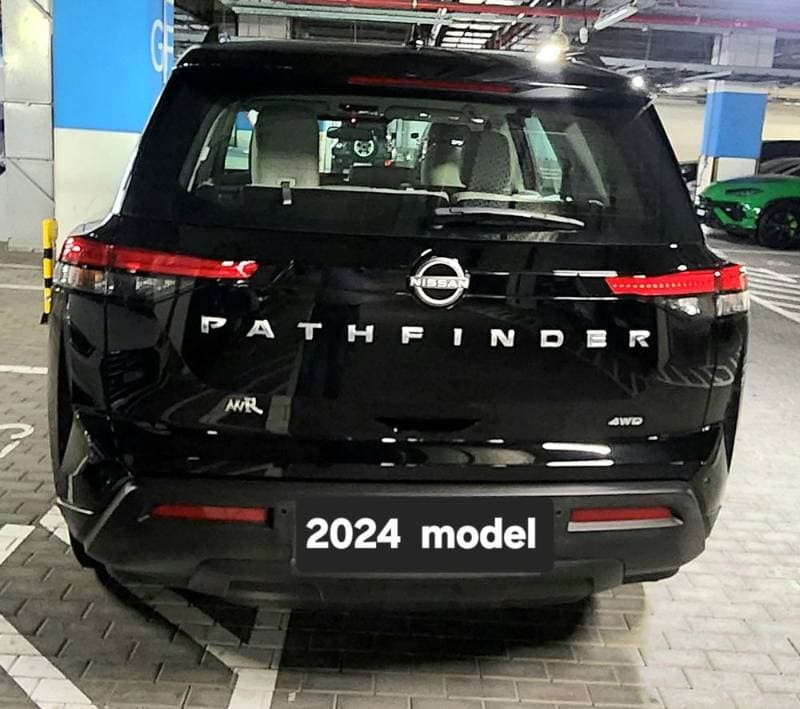 2024 Nissan Pathfinder thumbnail 2