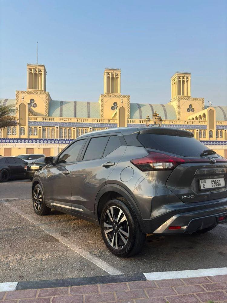 2024 Nissan Kicks thumbnail 2