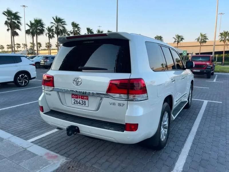 2016 Toyota Land Cruiser thumbnail 5