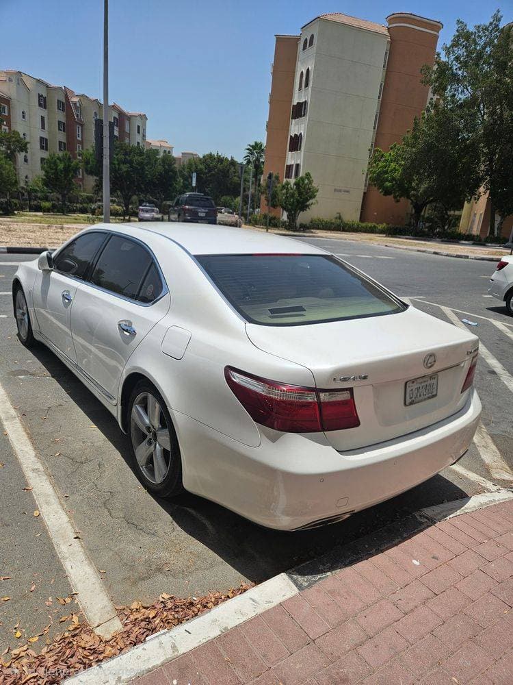 2007 Lexus LS 460L thumbnail 3