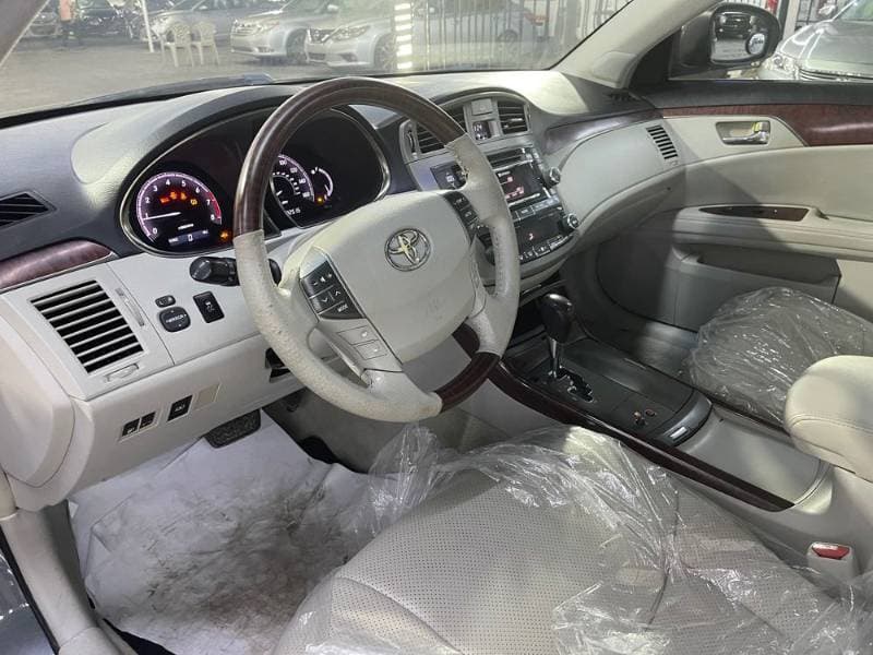 2011 Toyota Avalon thumbnail 3
