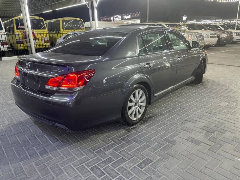 2011 Toyota Avalon thumbnail 4
