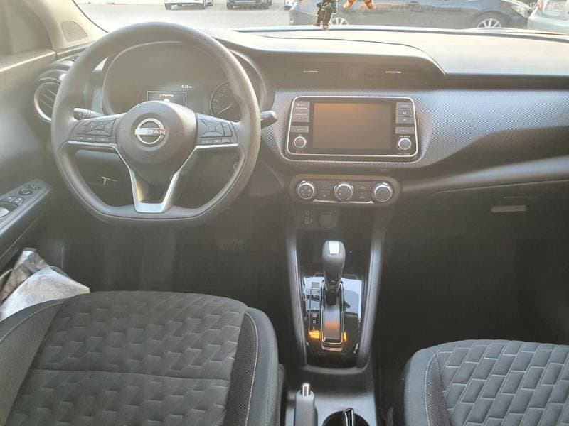 2024 Nissan Kicks thumbnail 2