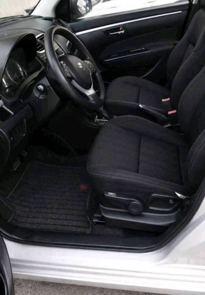 2015 Suzuki Swift thumbnail 3