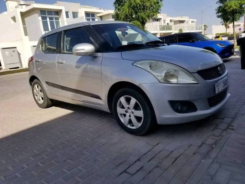 2015 Suzuki Swift thumbnail 2