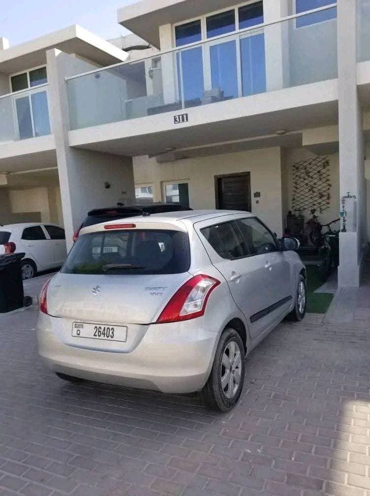 2015 Suzuki Swift thumbnail 5