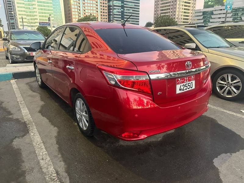 2014 Toyota Yaris Sedan thumbnail 2