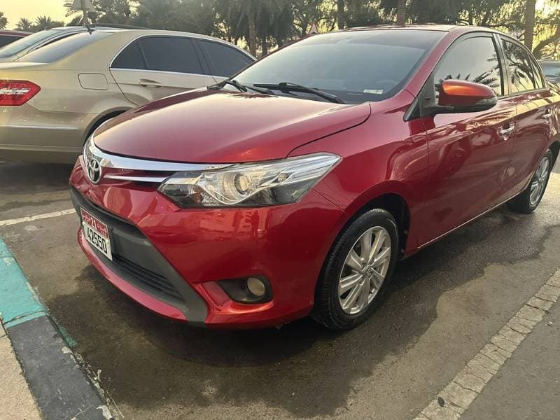 2014 Toyota Yaris Sedan thumbnail 4