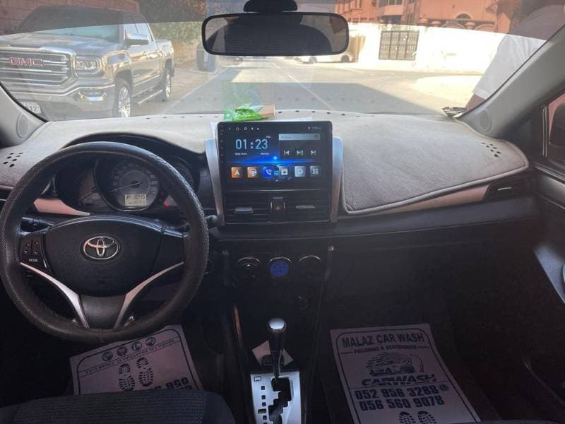 2014 Toyota Yaris Sedan thumbnail 5