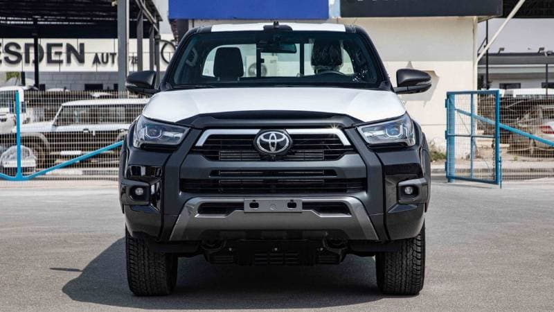 2026 Toyota Hilux ADVENTURE thumbnail 2