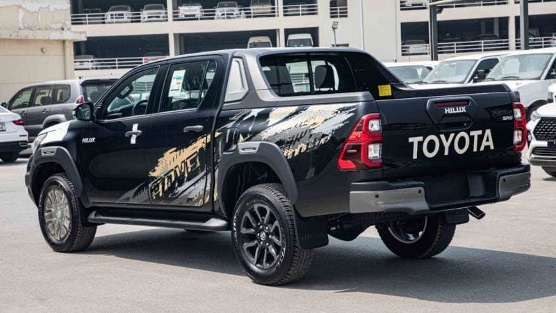 2026 Toyota Hilux ADVENTURE thumbnail 4