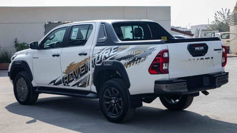 2026 Toyota Hilux ADVENTURE thumbnail 4