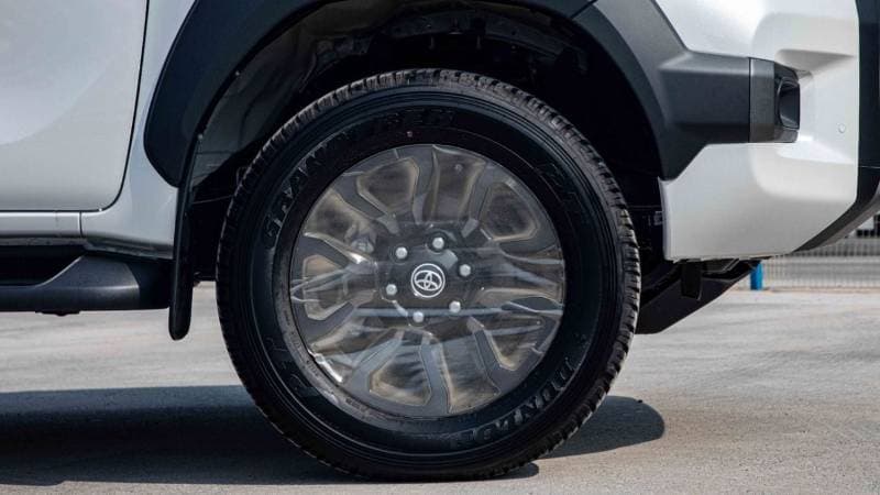 2026 Toyota Hilux ADVENTURE thumbnail 5