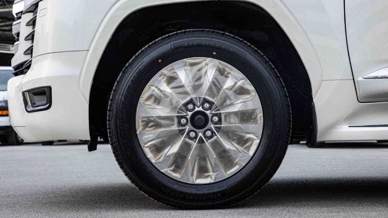 2026 Toyota Land Cruiser GXR thumbnail 8