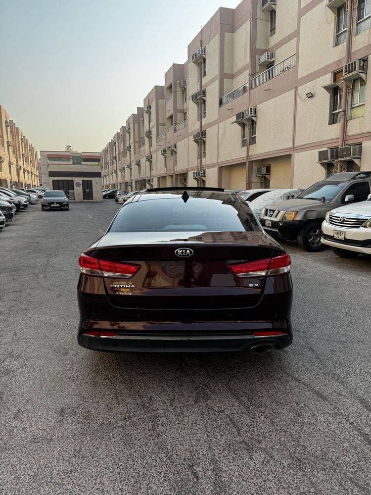 2016 Kia Optima thumbnail 2