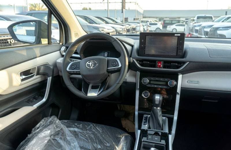 2025 Toyota Veloz GX thumbnail 6