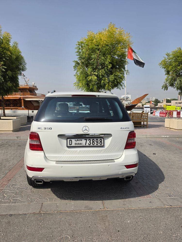 2011 Mercedes-Benz M-Class thumbnail 2