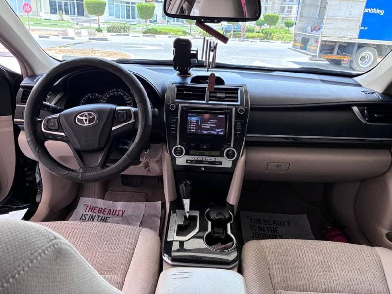2017 Toyota Camry thumbnail 4