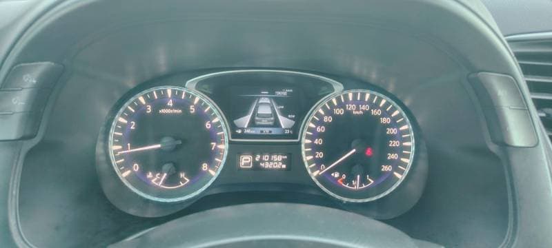 2013 Infiniti JX35 thumbnail 4