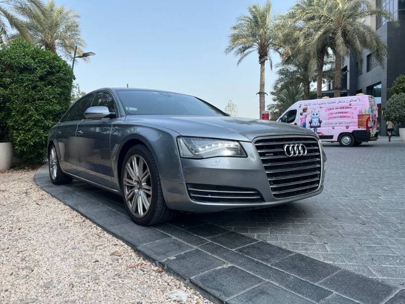 2011 Audi A8 L thumbnail 2