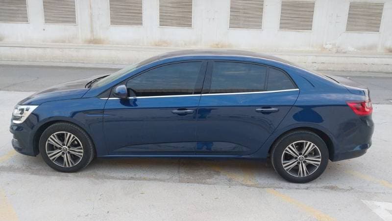 2023 Renault Megane thumbnail 2