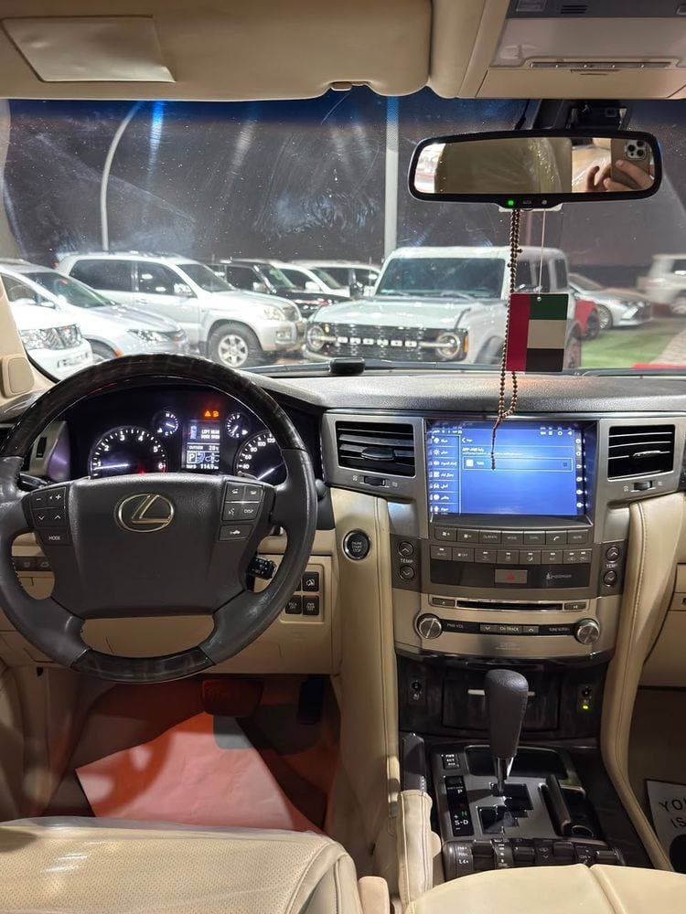 2013 Lexus LX thumbnail 7